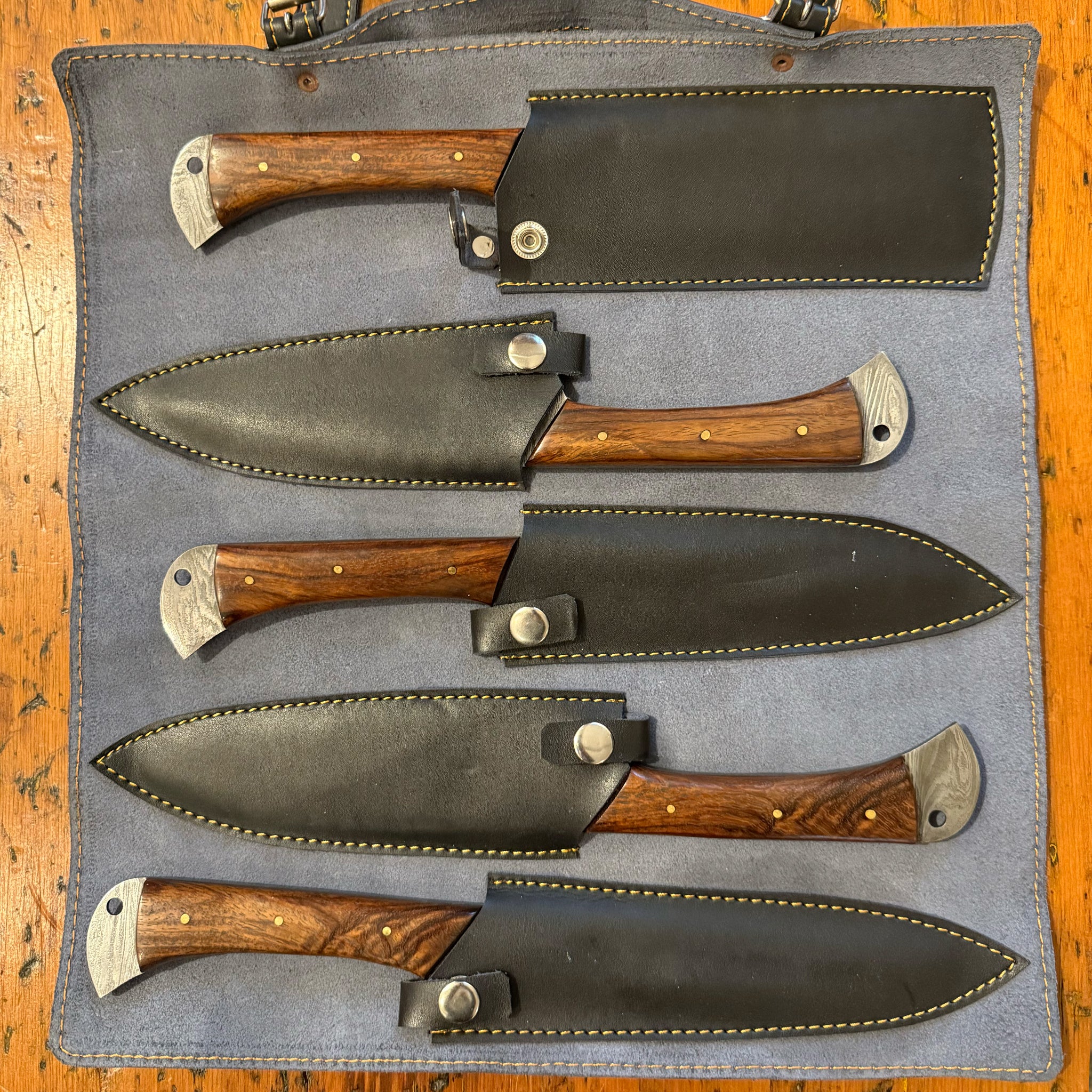 5 Piece Damascus Chef Set Brown with Leather Roll Bag