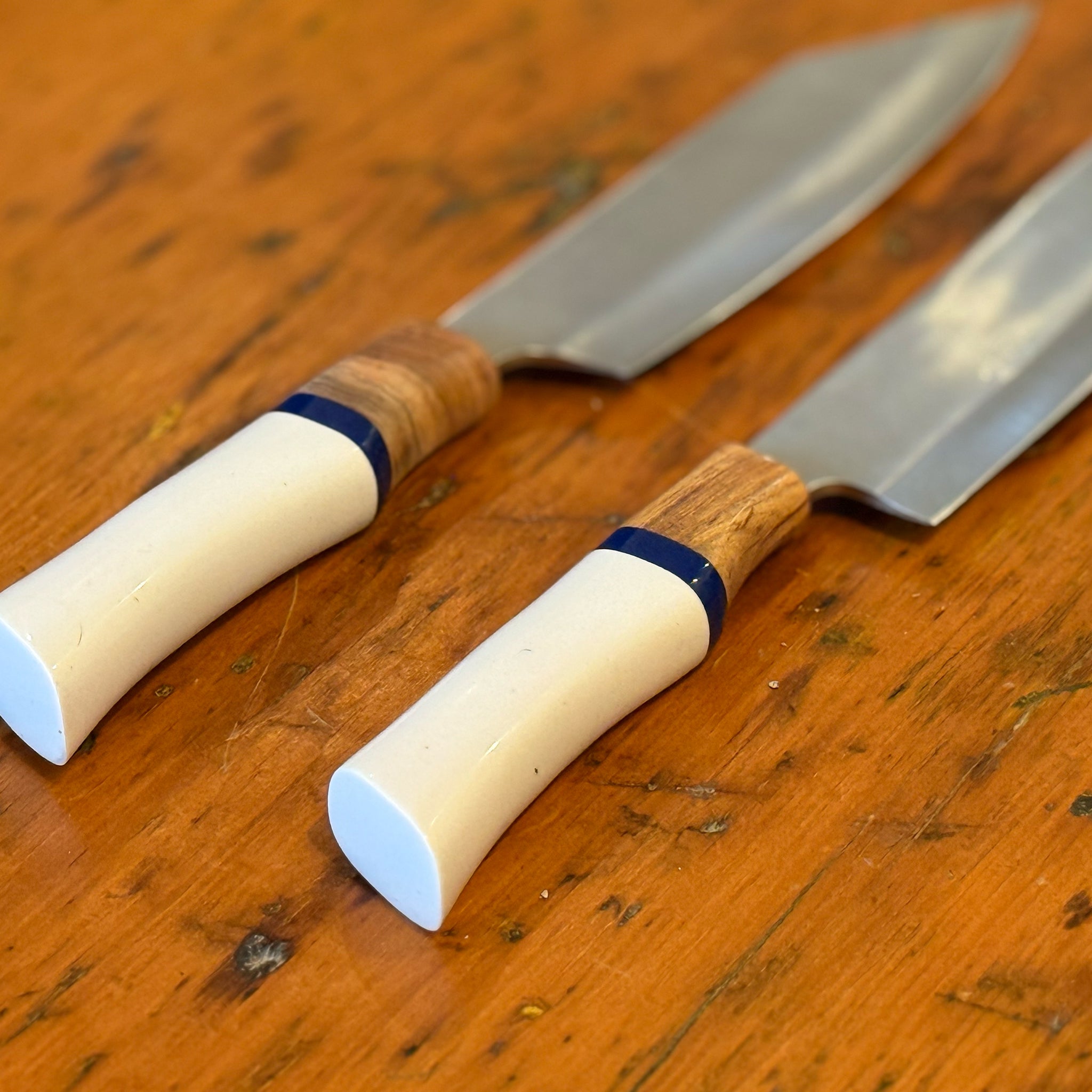 2 Piece White D2 Chef Set with Sheaths